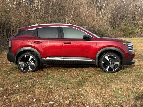 New 2026 Nissan Kicks SR w/ SR Premium Package image 2