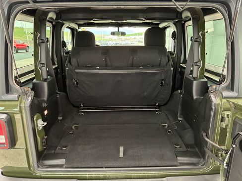 Used 2021 Jeep Wrangler Sport AWD/4WD image 8