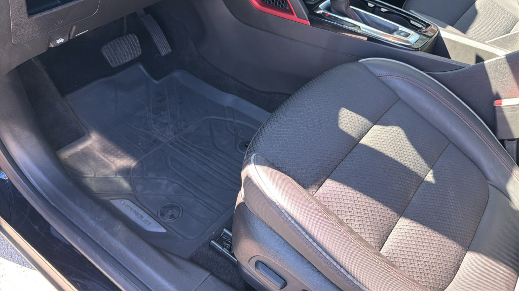 Used 2023 Chevrolet TrailBlazer RS w/ Sun and Liftgate Package FWD image 12