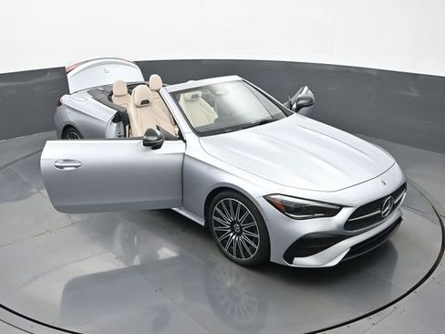 Used 2024 Mercedes-Benz CLE 300 4MATIC Cabriolet image 27