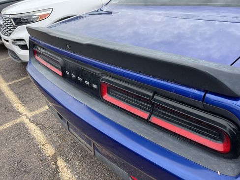Used 2019 Dodge Challenger SXT w/ Driver Convenience Group RWD image 5