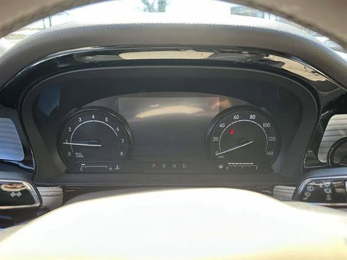 Used 2022 Lincoln Corsair Standard w/ Equipment Group 101A image 17