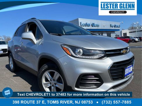 Used 2018 Chevrolet Trax LT w/ LT Convenience Package image 1