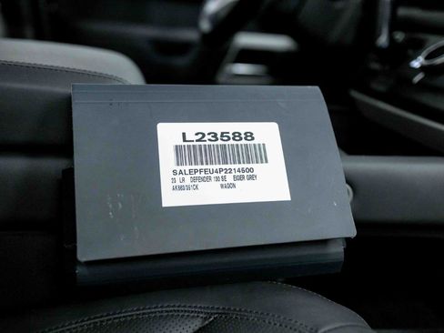 Used 2023 Land Rover Defender 130 SE image 58