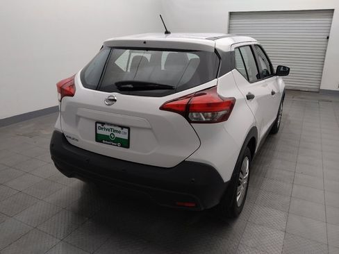 Used 2020 Nissan Kicks S FWD image 7