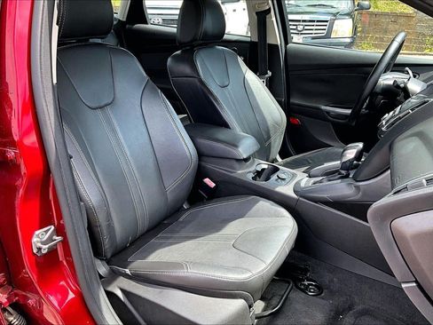 Used 2013 Ford Focus Titanium w/ Titanium Handling Pkg FWD image 6