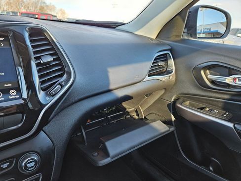 Used 2022 Jeep Cherokee Limited image 20