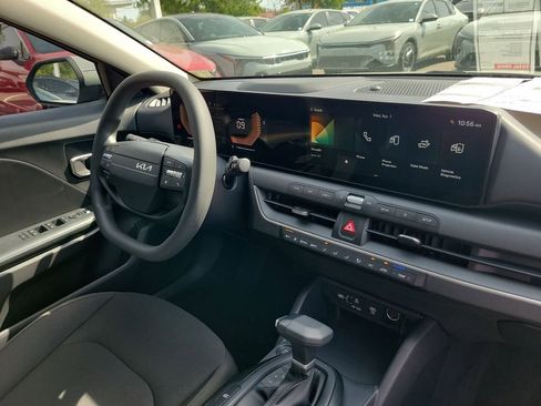 New 2026 Kia K4 LXS image 8