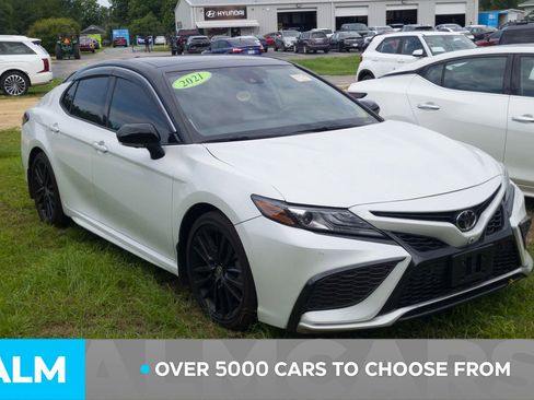 Used 2021 Toyota Camry XSE FWD image 3