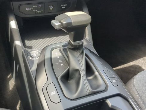 Used 2025 Kia K4 FWD image 25