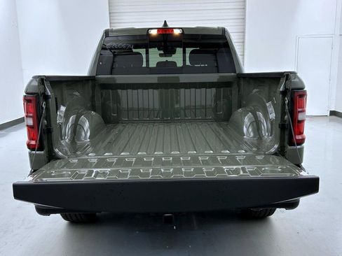 New 2026 RAM 1500 Express AWD/4WD image 22