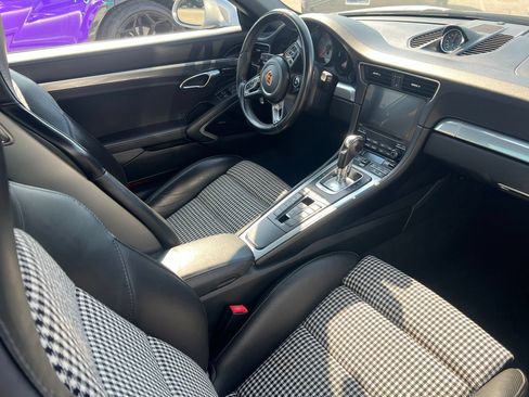 Used 2017 Porsche 911 Targa 4S w/ Sport Package AWD/4WD image 9