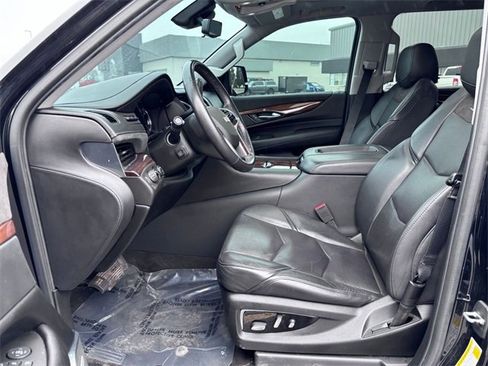Used 2020 Cadillac Escalade Luxury image 10