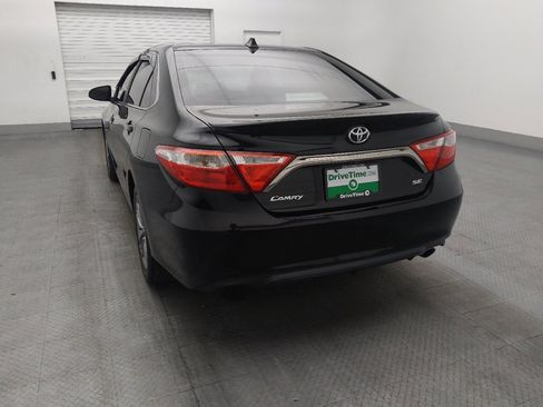 Used 2015 Toyota Camry SE image 6