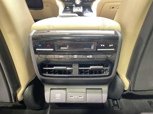 Used 2023 Acura MDX SH-AWD image 25