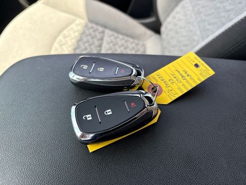 Used 2023 Chevrolet Equinox LS w/ LS Convenience Package FWD image 23