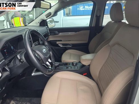 Used 2024 Ford Ranger Lariat w/ Trailer Tow Package image 4