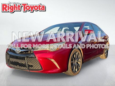 Used 2017 Toyota Camry XSE w/ Moonroof Package FWD image 1