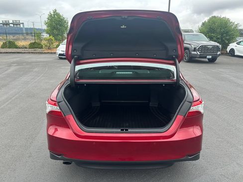 Used 2018 Toyota Camry XLE w/ Audio Package FWD image 10