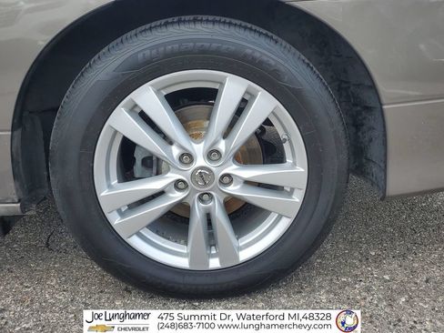 Used 2015 Nissan Quest SL w/ Tow Package FWD image 32