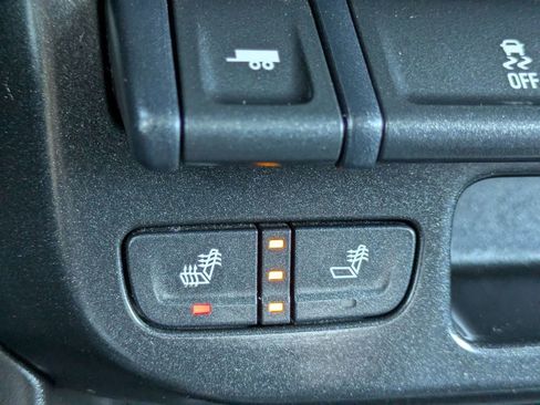 Used 2016 Chevrolet Colorado Z71 w/ LPO, Gearon Divider Package AWD/4WD image 20