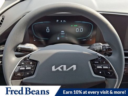 New 2026 Kia Niro LX FWD image 15