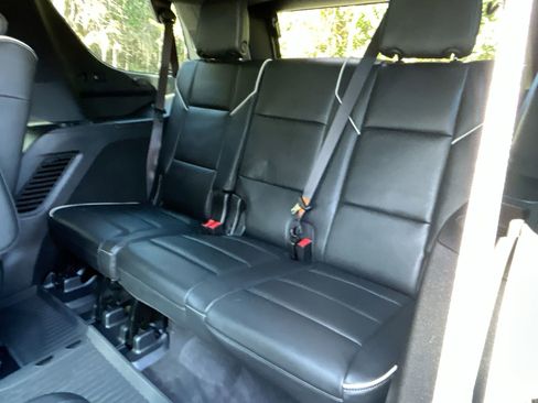 Certified 2023 Cadillac Escalade Premium Luxury w/ LPO, Radiant Package image 33