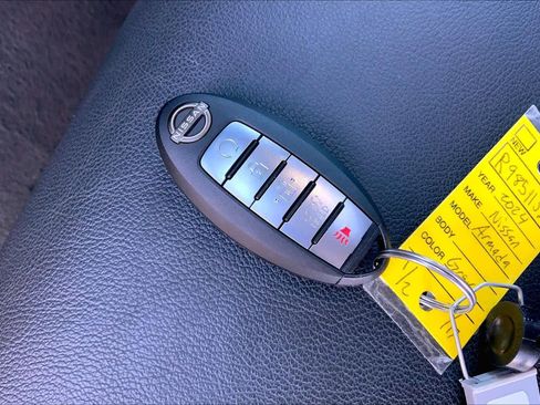 Used 2024 Nissan Armada SL w/ Midnight Edition Package image 15