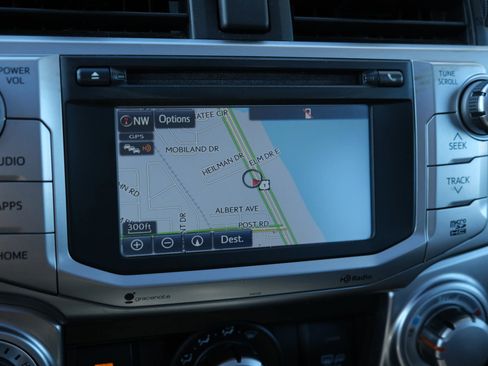 Used 2016 Toyota 4Runner SR5 Premium image 32