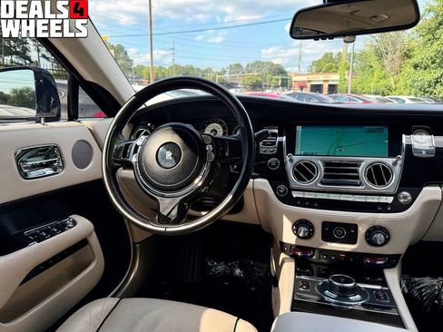 Used 2015 Rolls-Royce Wraith RWD image 20