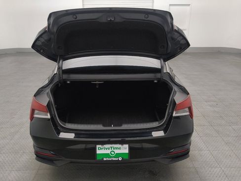 Used 2023 Hyundai Elantra SEL w/ Preferred Accessory Package image 29