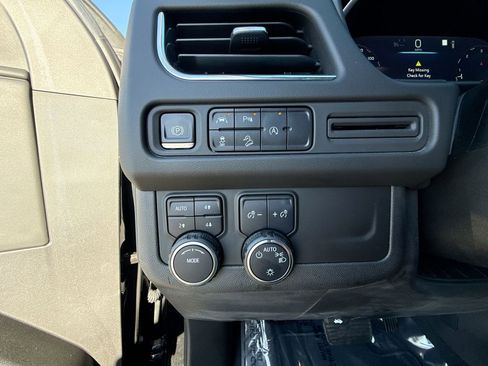 Certified 2023 Chevrolet Tahoe Premier AWD/4WD image 16