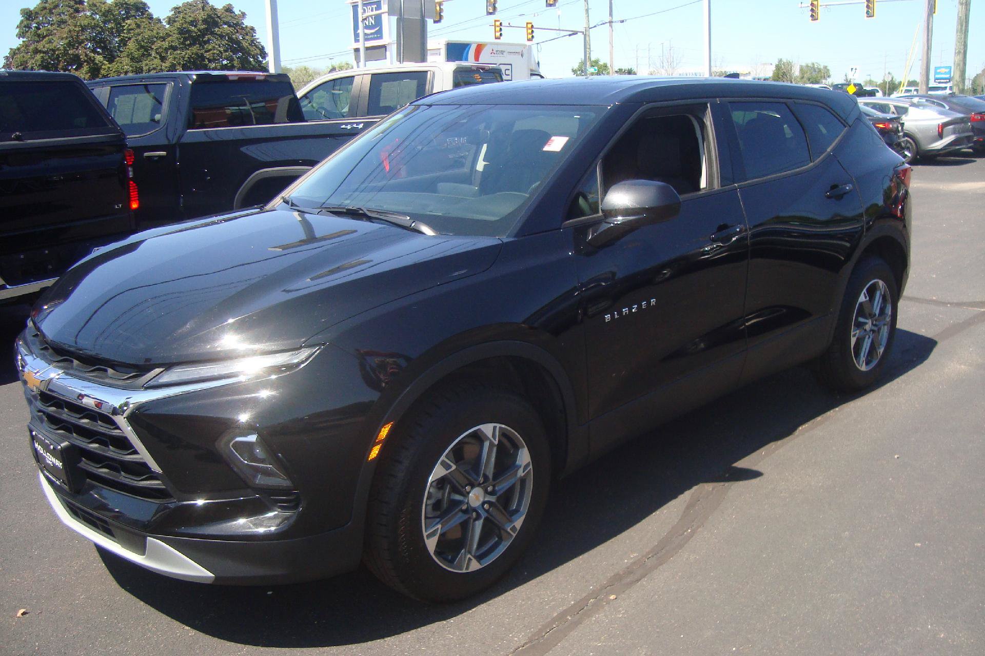 Certified 2025 Chevrolet Blazer LT AWD/4WD image 1