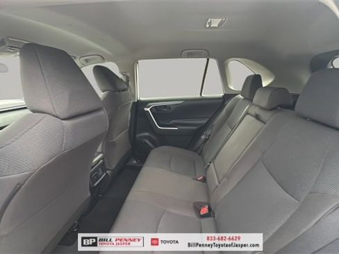 Used 2020 Toyota RAV4 LE image 12
