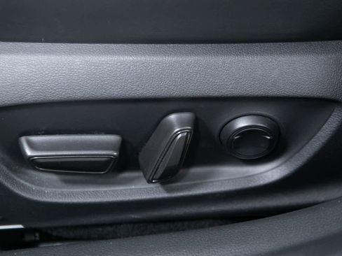 Used 2023 Toyota Prius Limited image 17