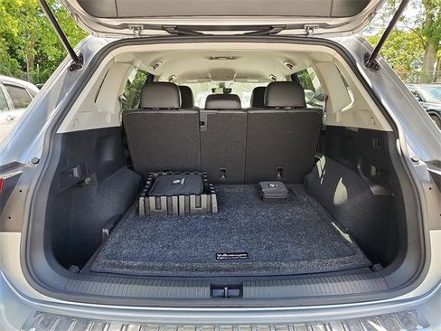 Certified 2022 Volkswagen Tiguan SE image 28