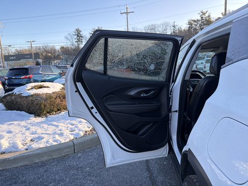 Certified 2021 GMC Terrain SLT w/ Infotainment Package II image 28