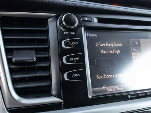 Certified 2019 Toyota Highlander XLE FWD image 37