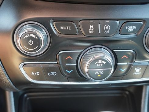 Used 2019 Jeep Cherokee High Altitude AWD/4WD image 30