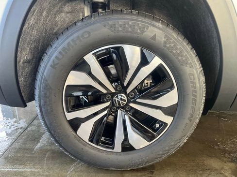 New 2026 Volkswagen Atlas SE image 30