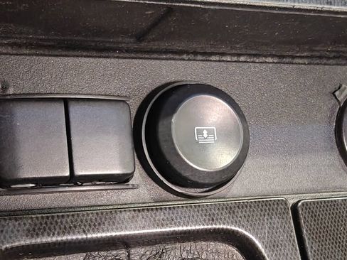 Used 2016 Ford Taurus Limited w/ Equipment Group 301A AWD/4WD image 15