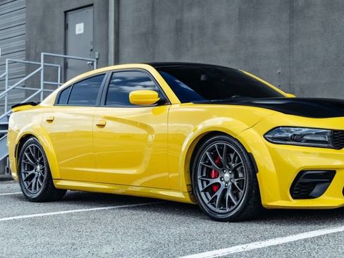Used 2018 Dodge Charger SRT w/ Technology Group RWD image 56
