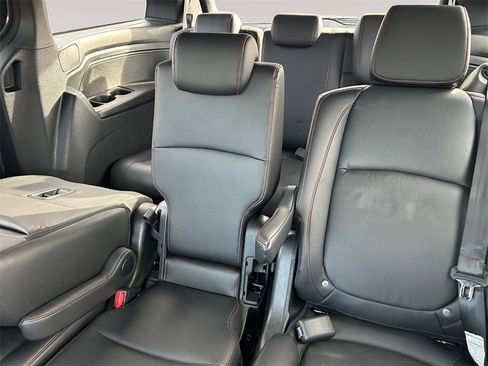 Used 2023 Honda Odyssey Sport image 13