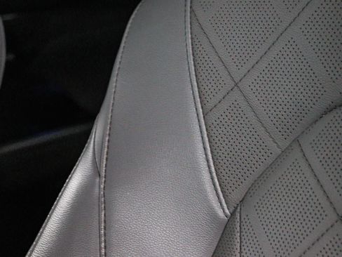 Used 2022 Toyota Highlander Platinum FWD image 27