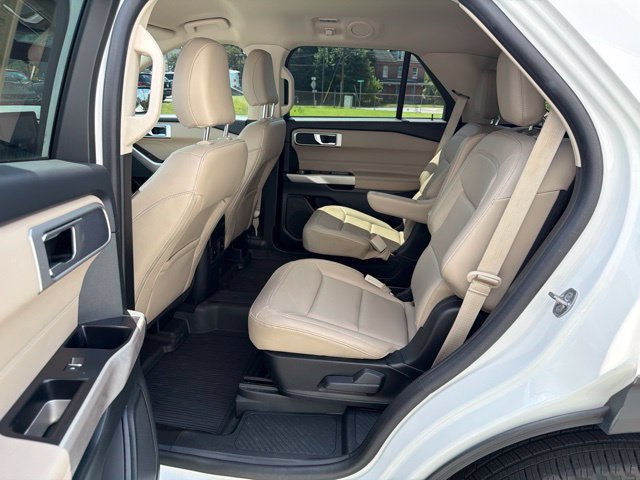 Used 2023 Ford Explorer XLT w/ Equipment Group 202A AWD/4WD image 15