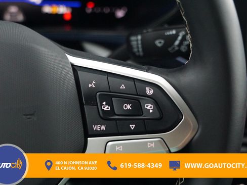 Used 2024 Volkswagen Taos SE FWD image 17