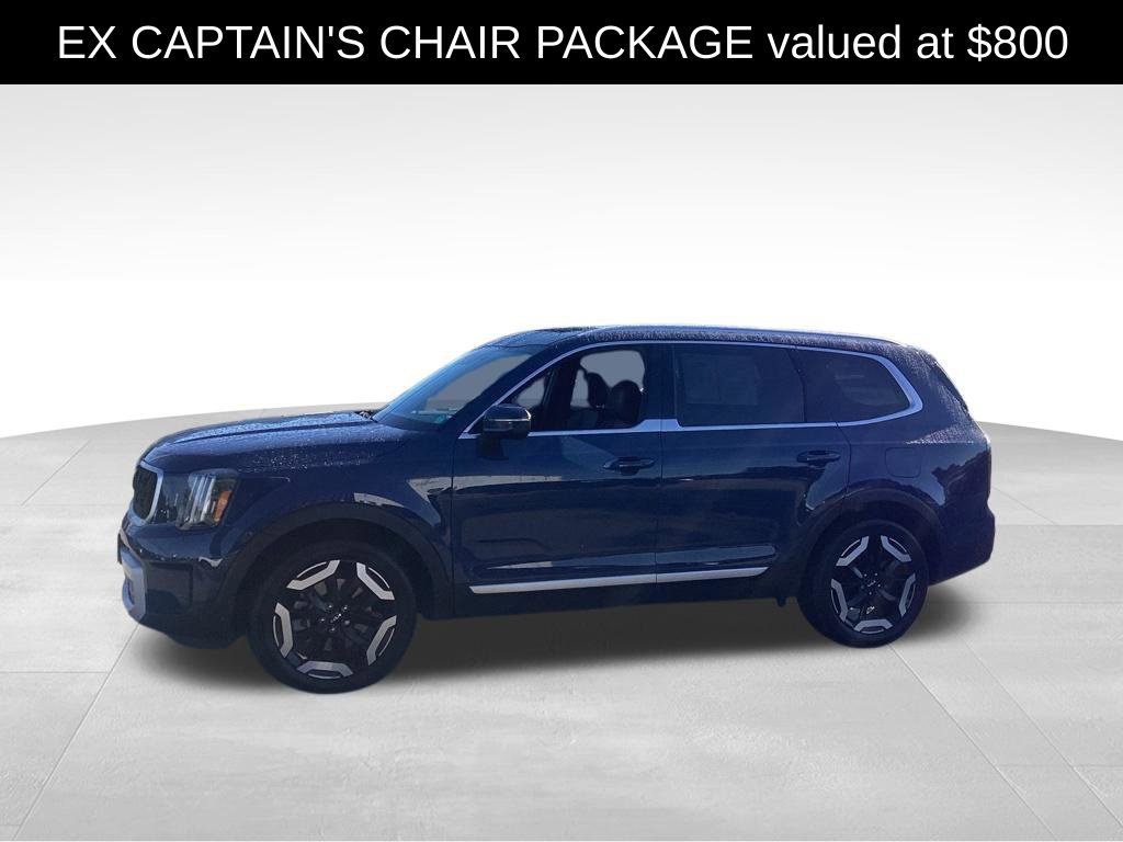 Used 2024 Kia Telluride EX w/ EX Captain's Chair Package AWD/4WD image 3