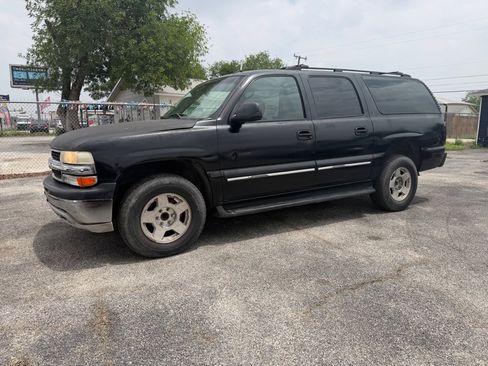 Used 2002 Chevrolet Suburban LT RWD image 4