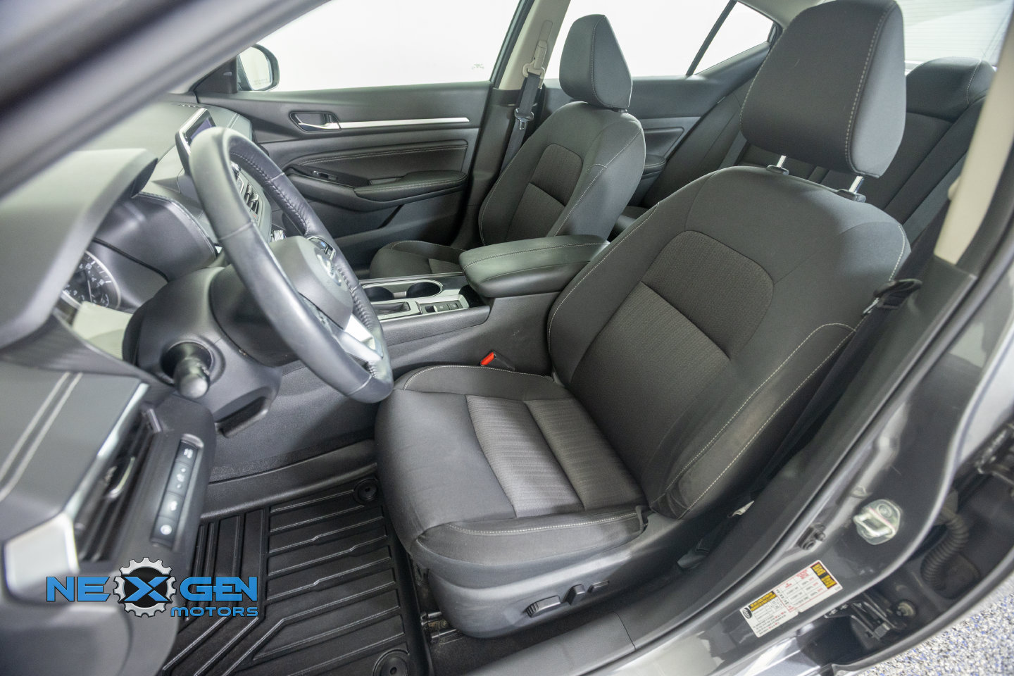 Used 2021 Nissan Altima 2.5 SV w/ SV Premium Package FWD image 27
