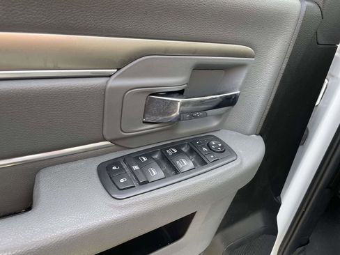 Certified 2019 RAM 1500 Classic SLT w/ Luxury Group image 19